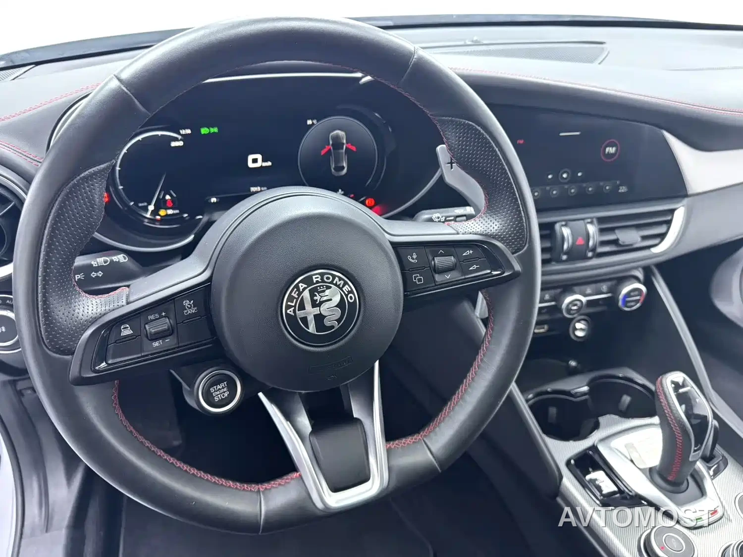 Alfa Romeo Giulia 2023 2.0T 280HP Competition Edition — фото 4