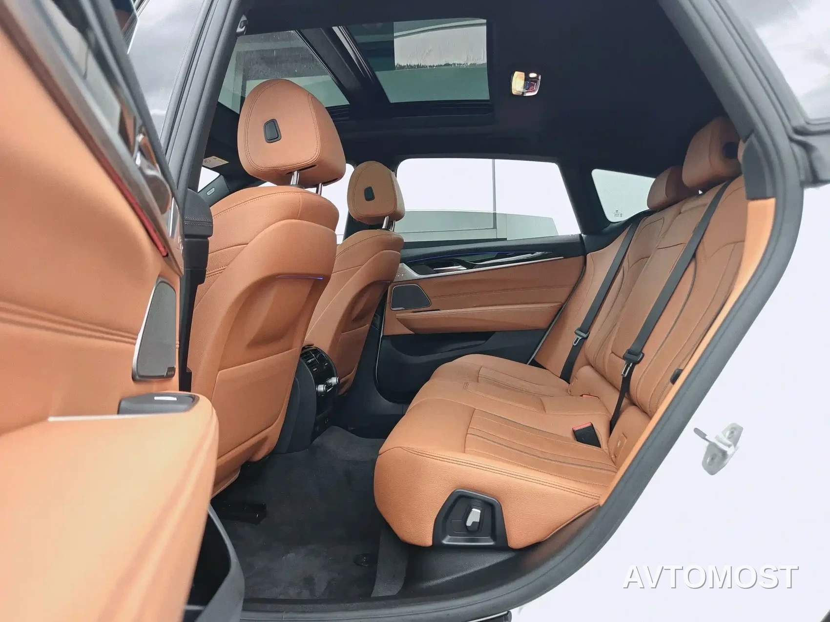 BMW 6 Series GT 2022 Model 630i M Sport Package — фото 8