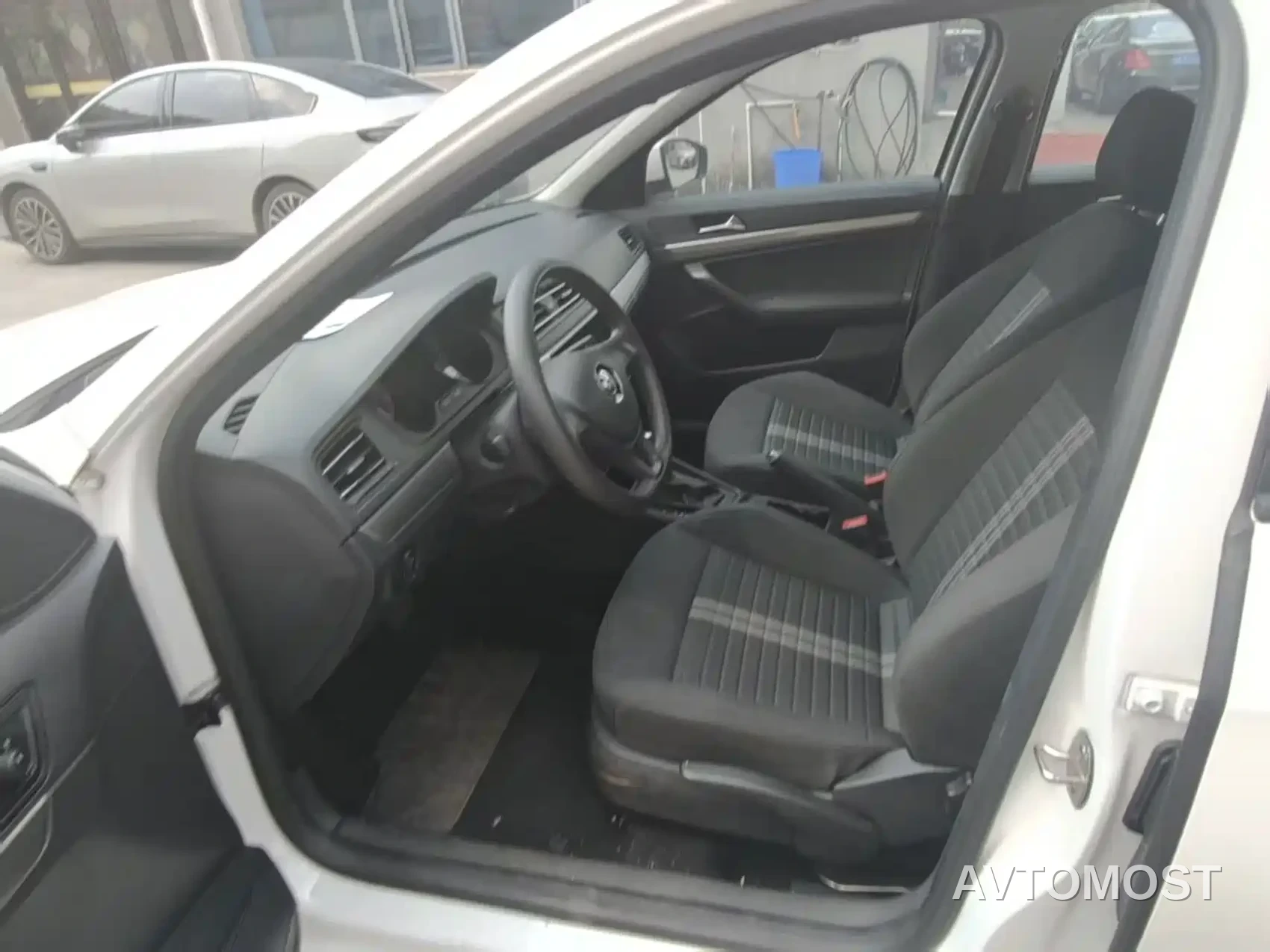 Volkswagen Lavida 2019 Lavida Start 1.5L Auto Trend (China VI) — фото 4