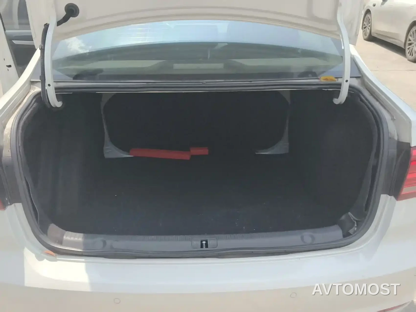 Volkswagen Lavida 2019 Lavida Start 1.5L Auto Trend (China VI) — фото 13