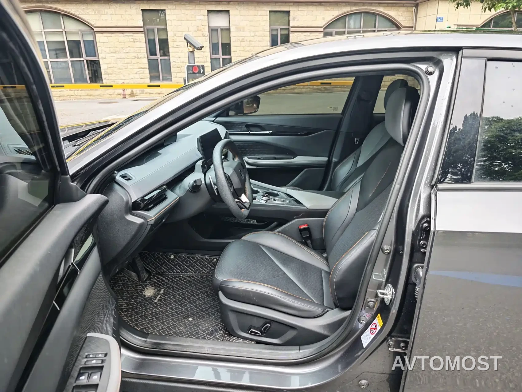 Changan UNI-V 2022 1.5T Premium Model — фото 5