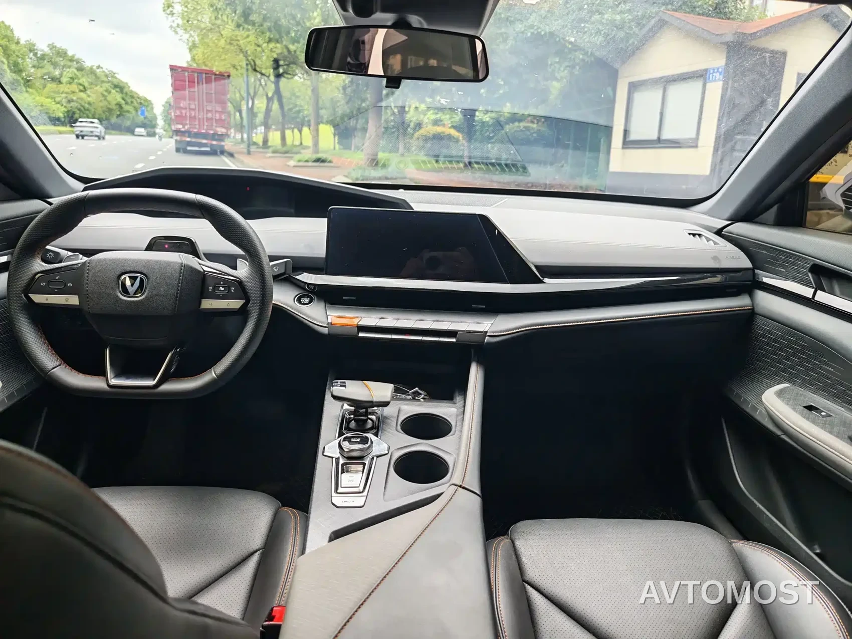 Changan UNI-V 2022 1.5T Premium Model — фото 7