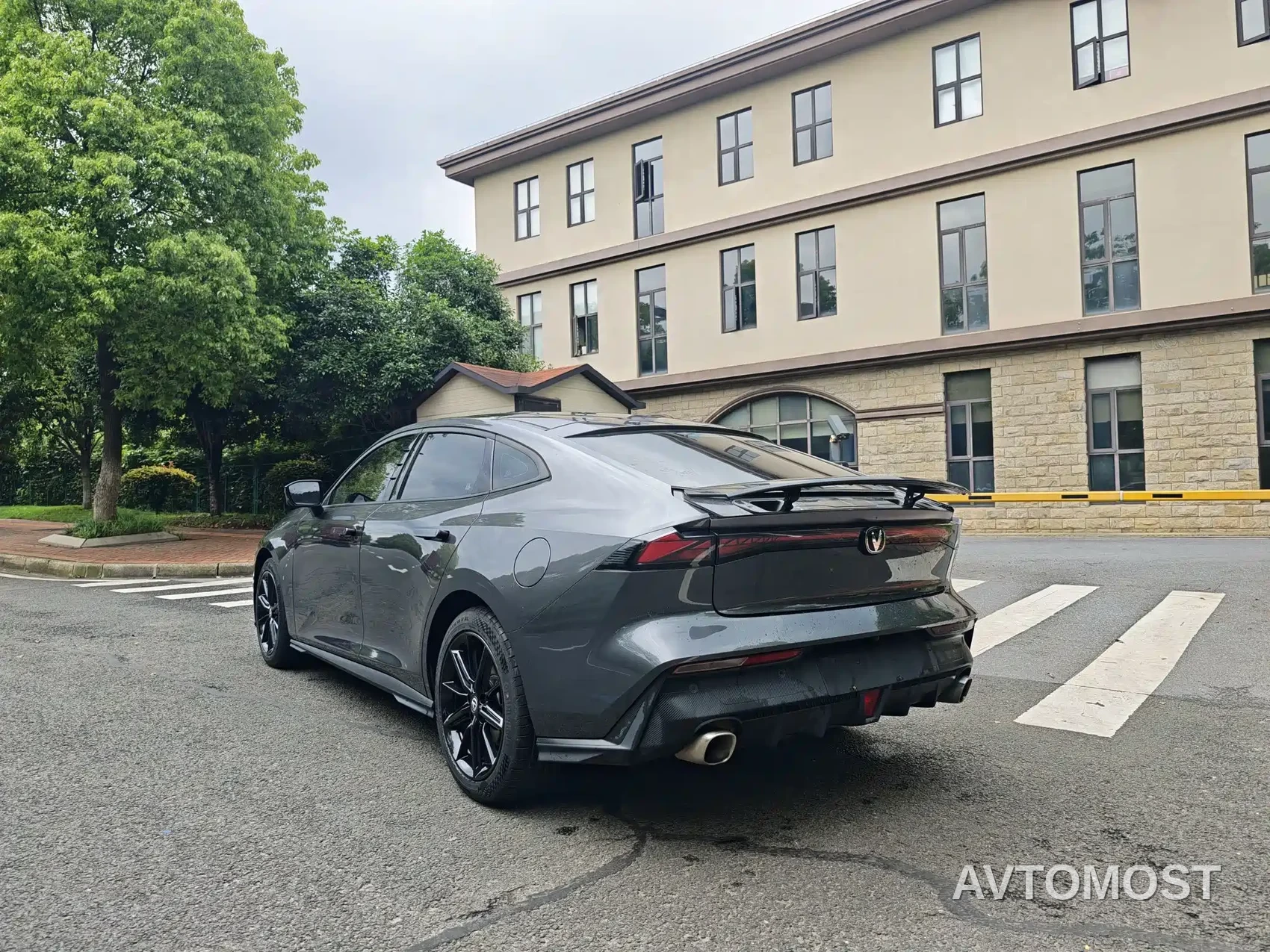 Changan UNI-V 2022 1.5T Premium Model — фото 10