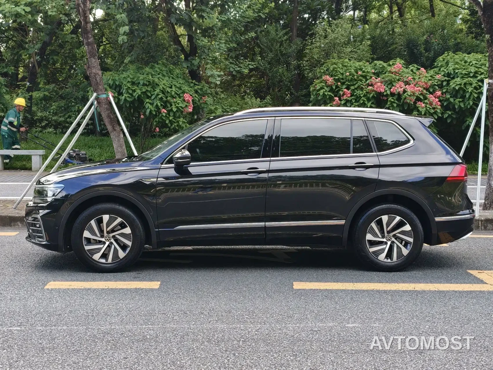 Volkswagen Tiguan L PHEV 2021 430PHEV Plug-in Hybrid Flagship — фото 7