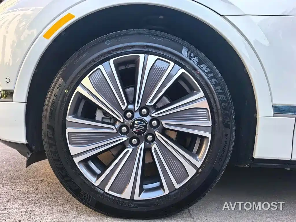 Buick E5 2023 Premium Standard Range Edition — фото 15
