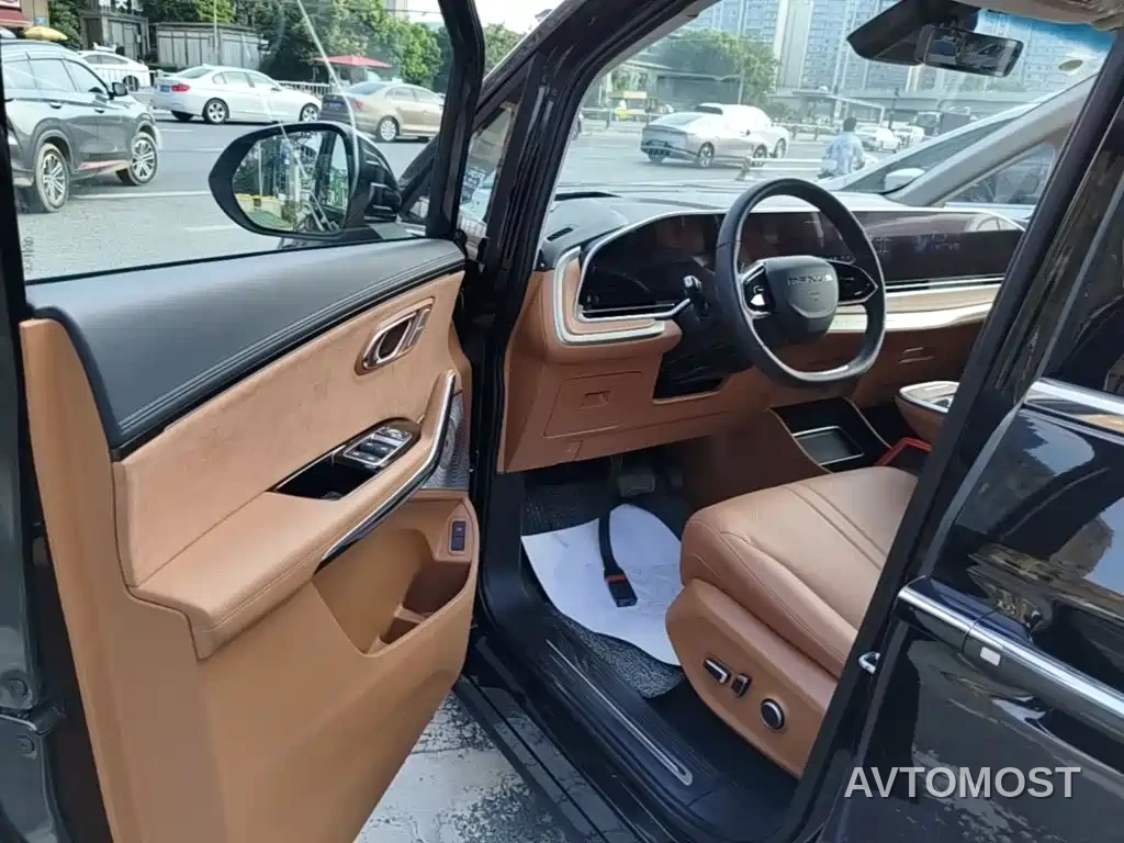 SAIC Maxus Dajia 9 2024 Super Hybrid Extended Range Alpine Edition 7-Seater — фото 16