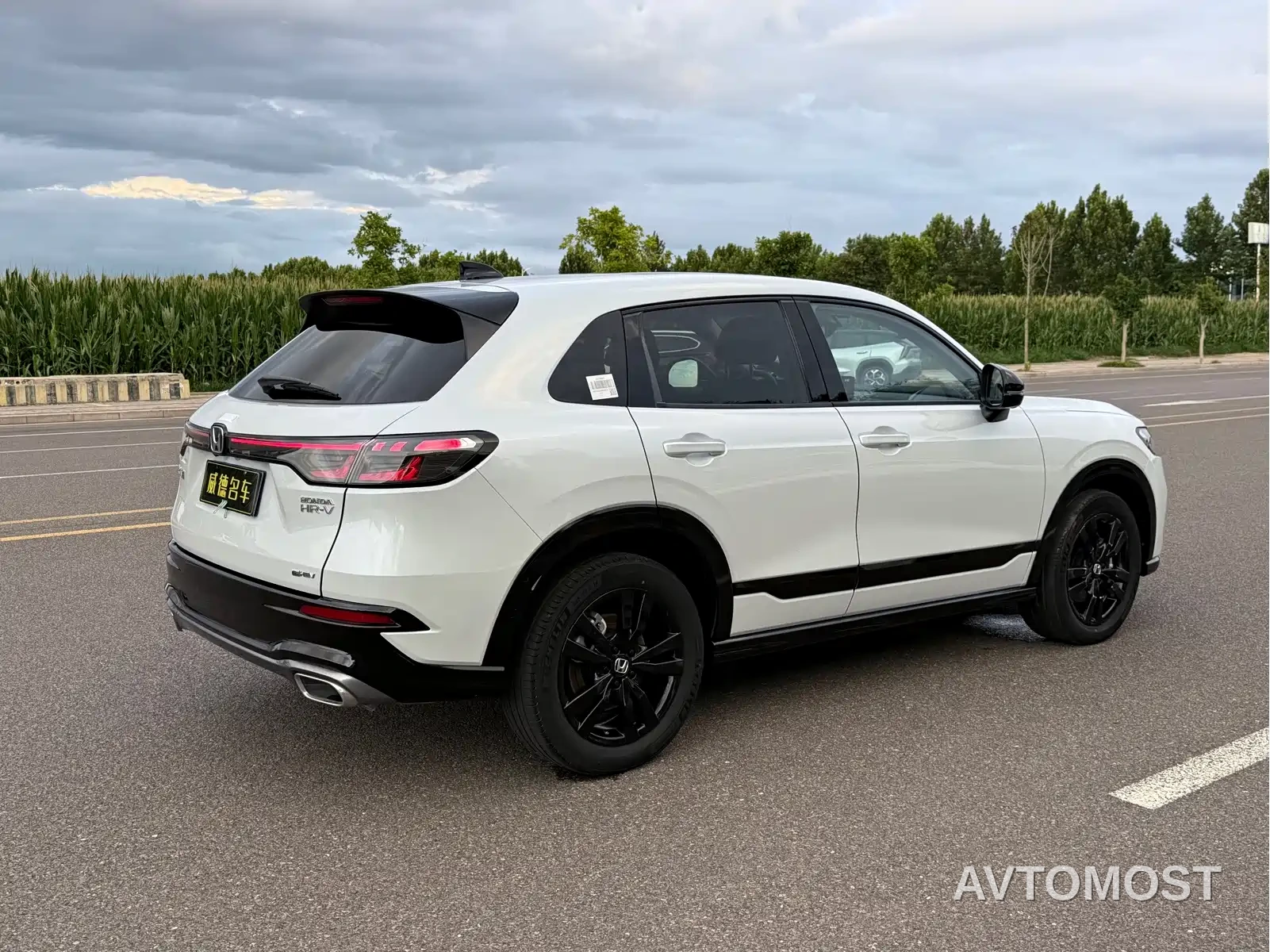 Honda HR-V 2023 2.0L e:HEV Thrilling Edition — фото 6