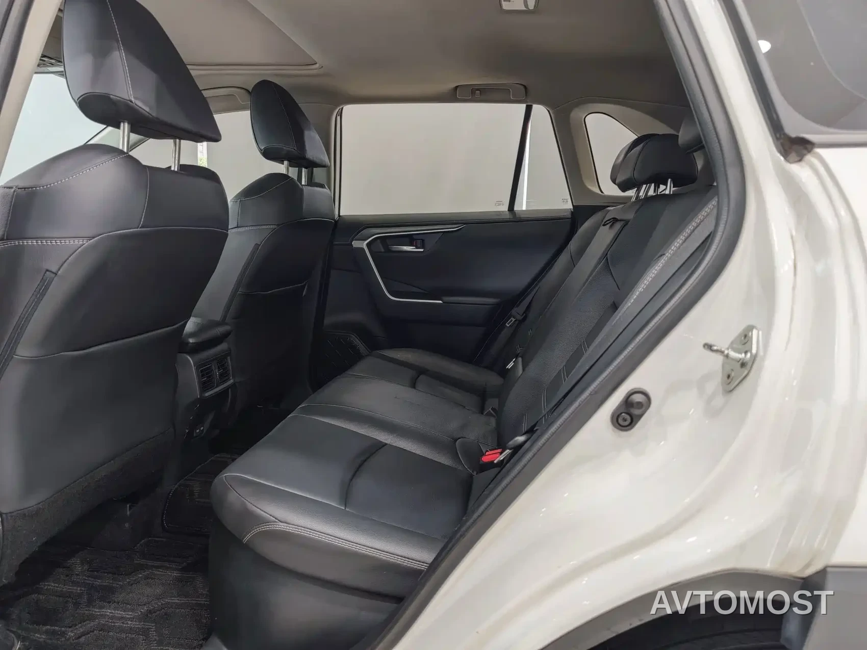 Toyota RAV4 Rongfang 2021 Hybrid 2.5L E-CVT AWD Elite PLUS Edition — фото 9