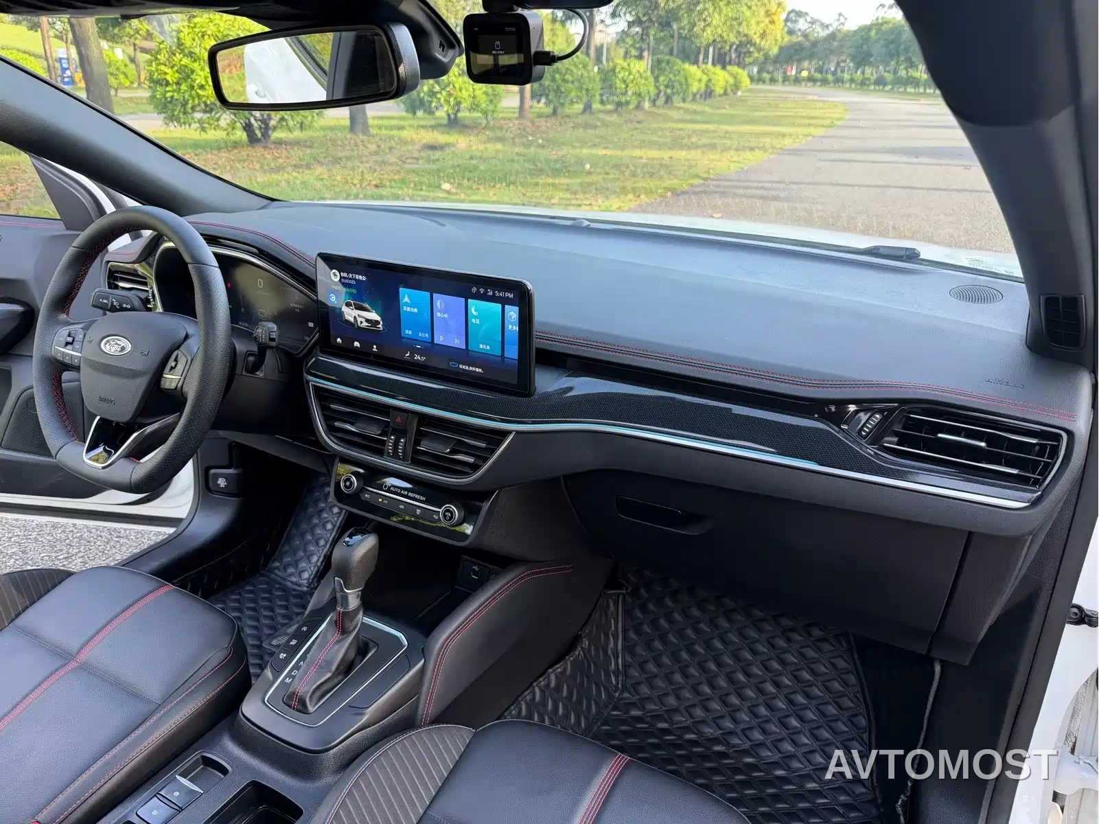 Ford Focus 2022 Hatchback EcoBoost 180 Automatic ST Line — фото 16