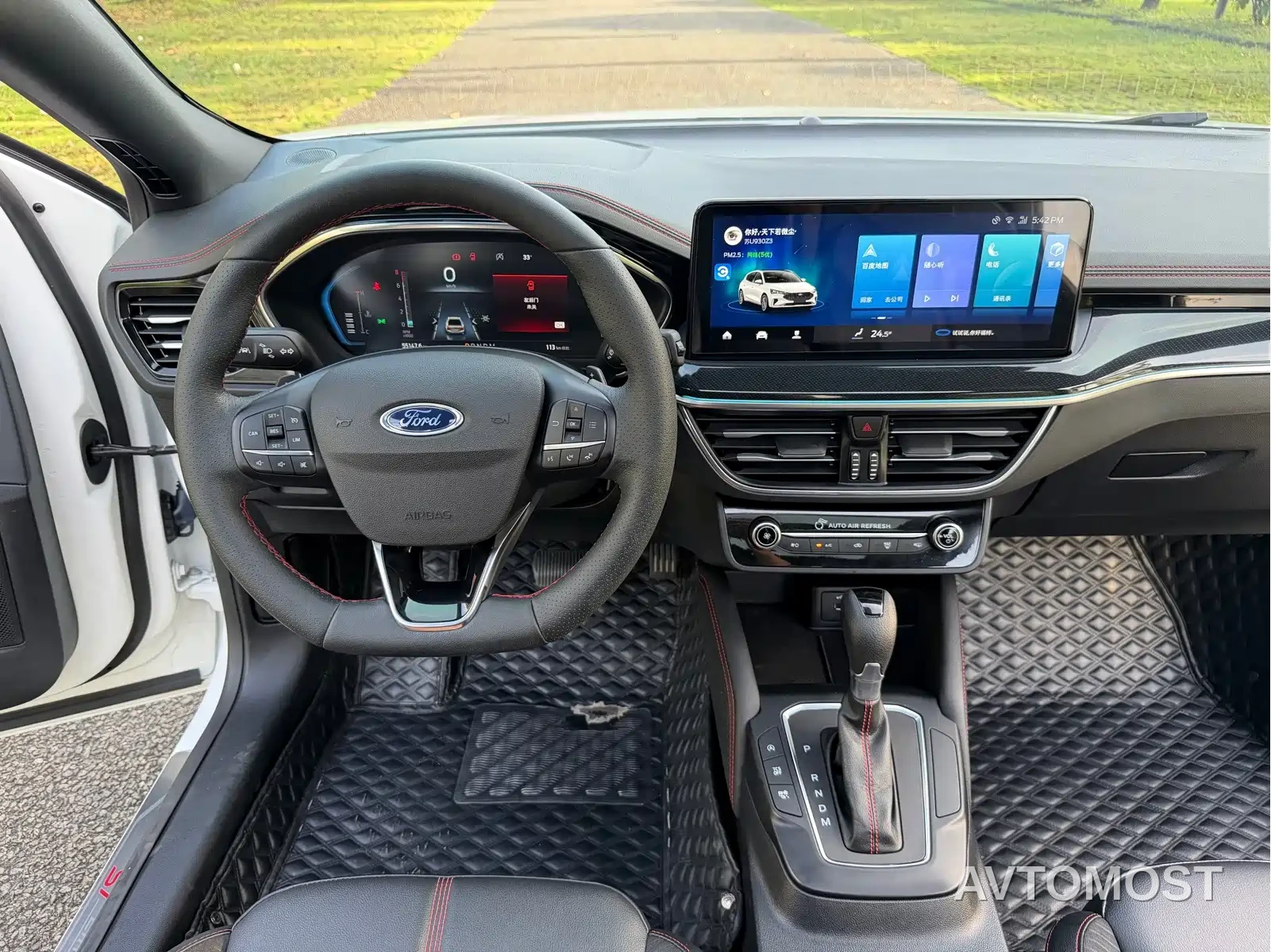 Ford Focus 2022 Hatchback EcoBoost 180 Automatic ST Line — фото 18