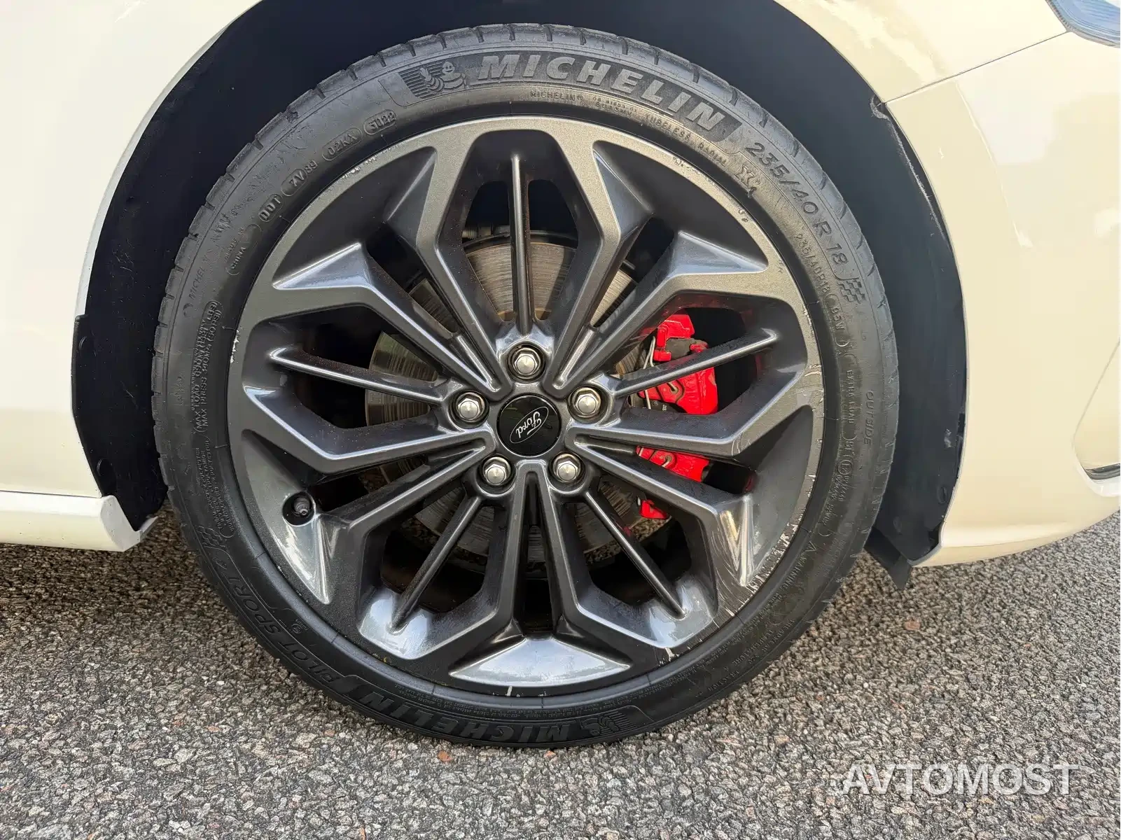 Ford Focus 2022 Hatchback EcoBoost 180 Automatic ST Line — фото 26