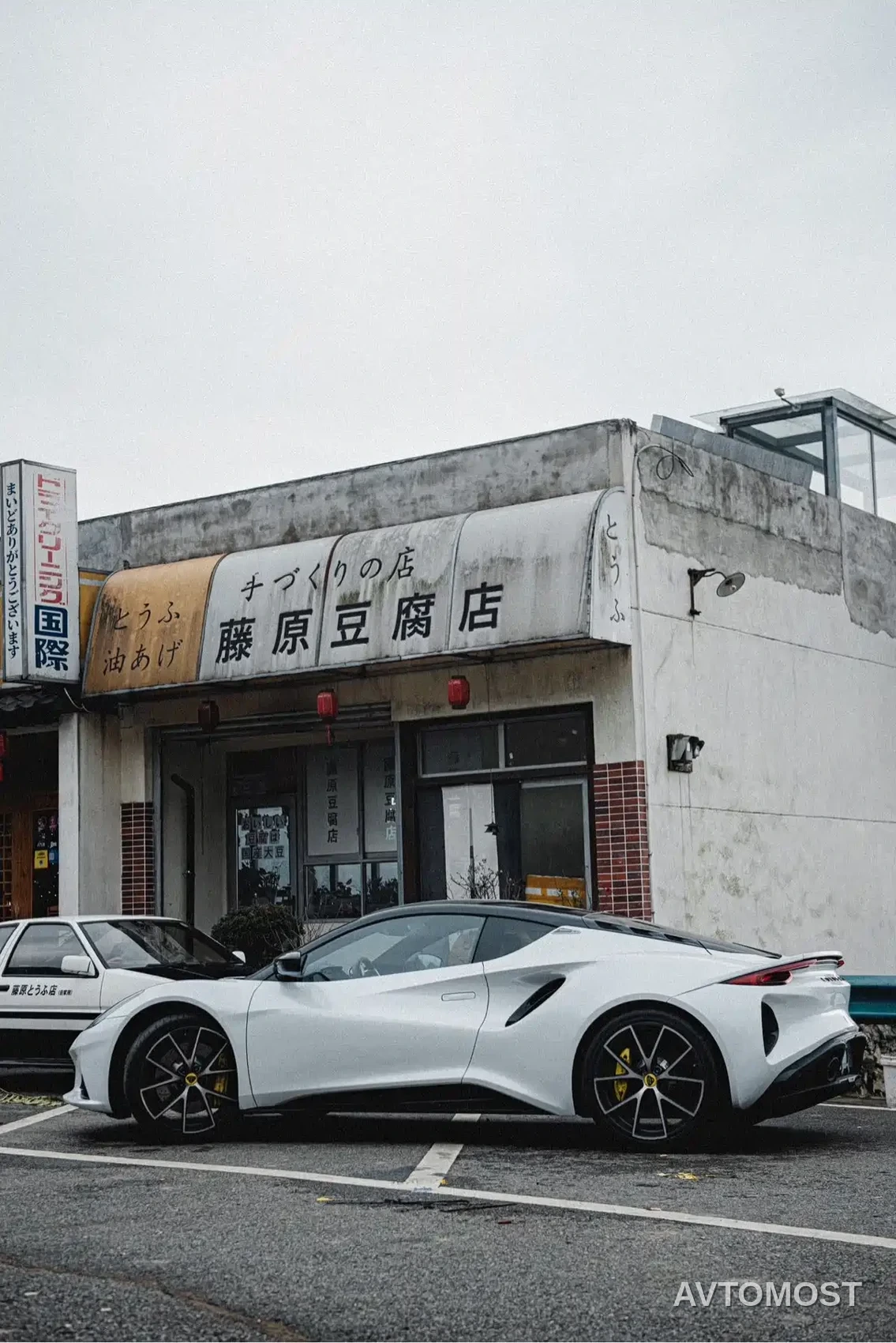 Lotus Cars EMIRA 2021 2.0T DCT First Edition — фото 4