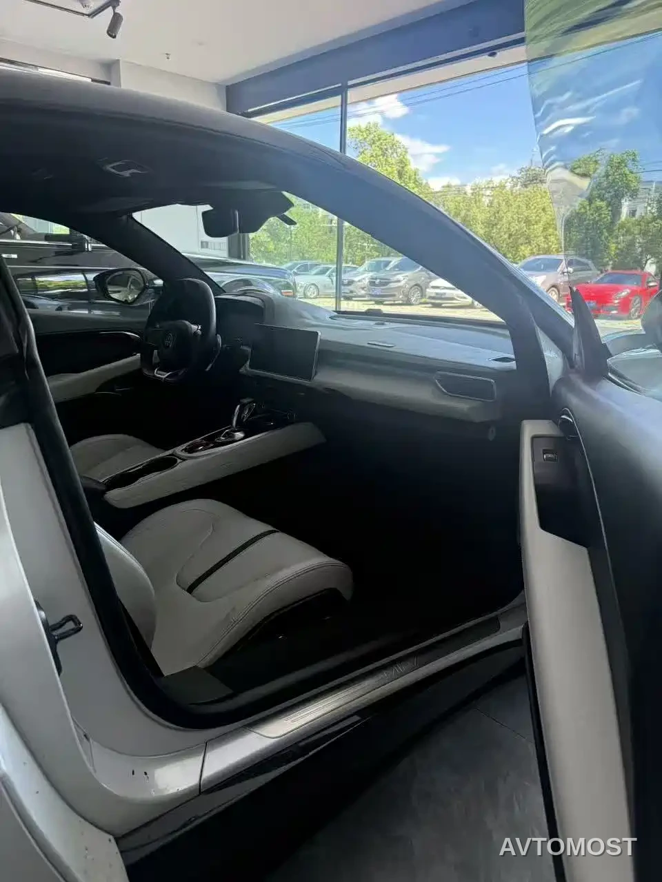 Lotus Cars EMIRA 2021 2.0T DCT First Edition — фото 8