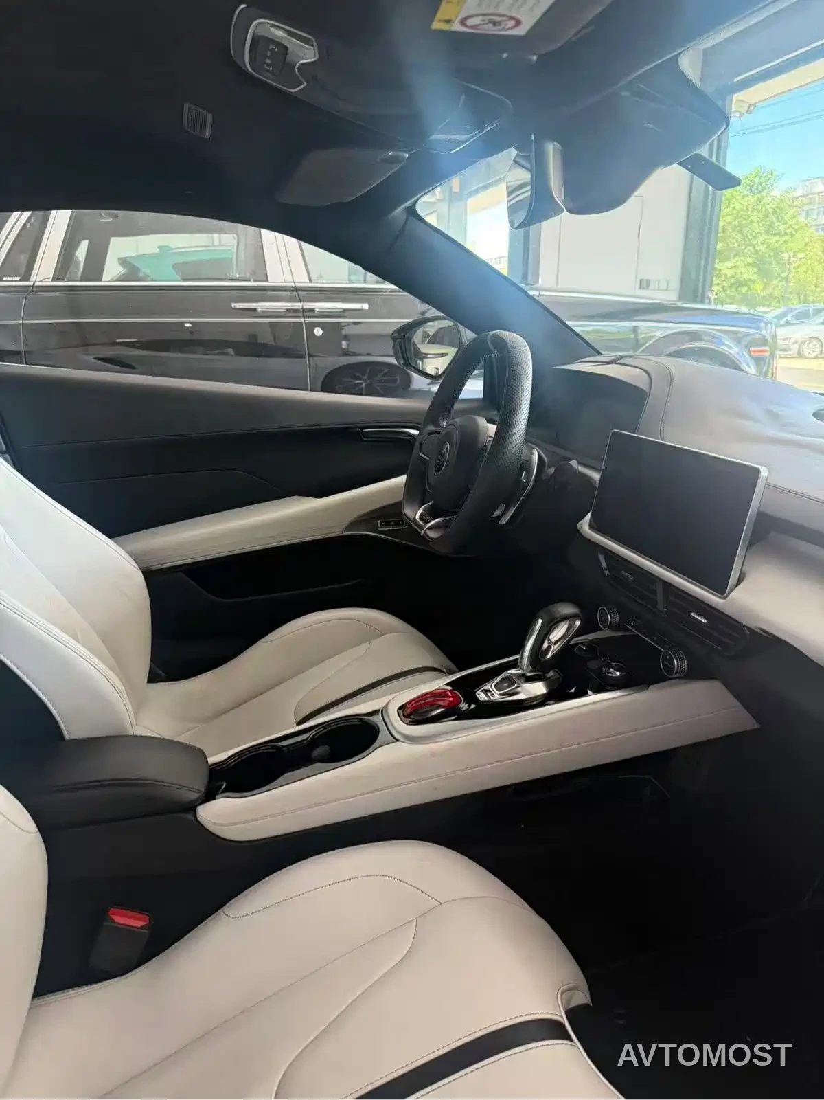 Lotus Cars EMIRA 2021 2.0T DCT First Edition — фото 9