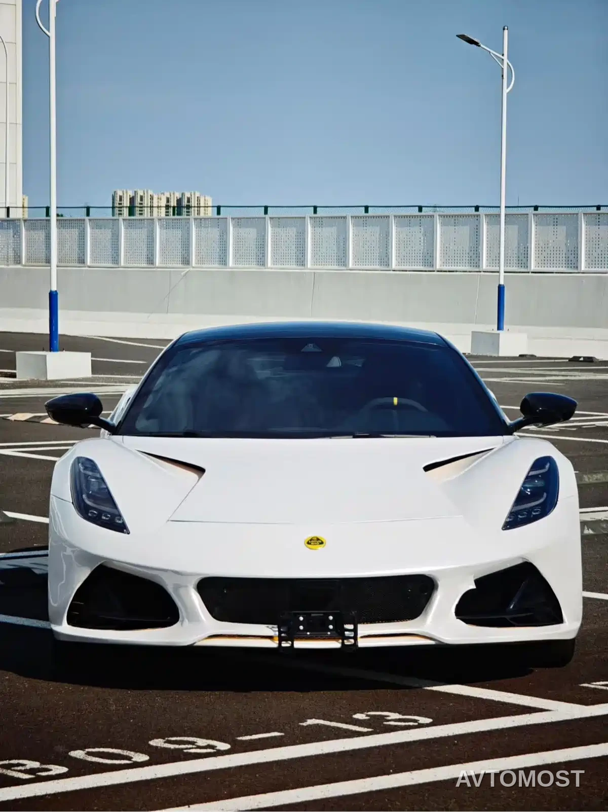 Lotus Cars EMIRA 2021 2.0T DCT First Edition — фото 13