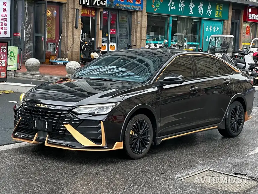 Dongfeng Aeolus Yixuan MAX 2021 1.5T Dark Night Holy Light Edition (Hybrid)