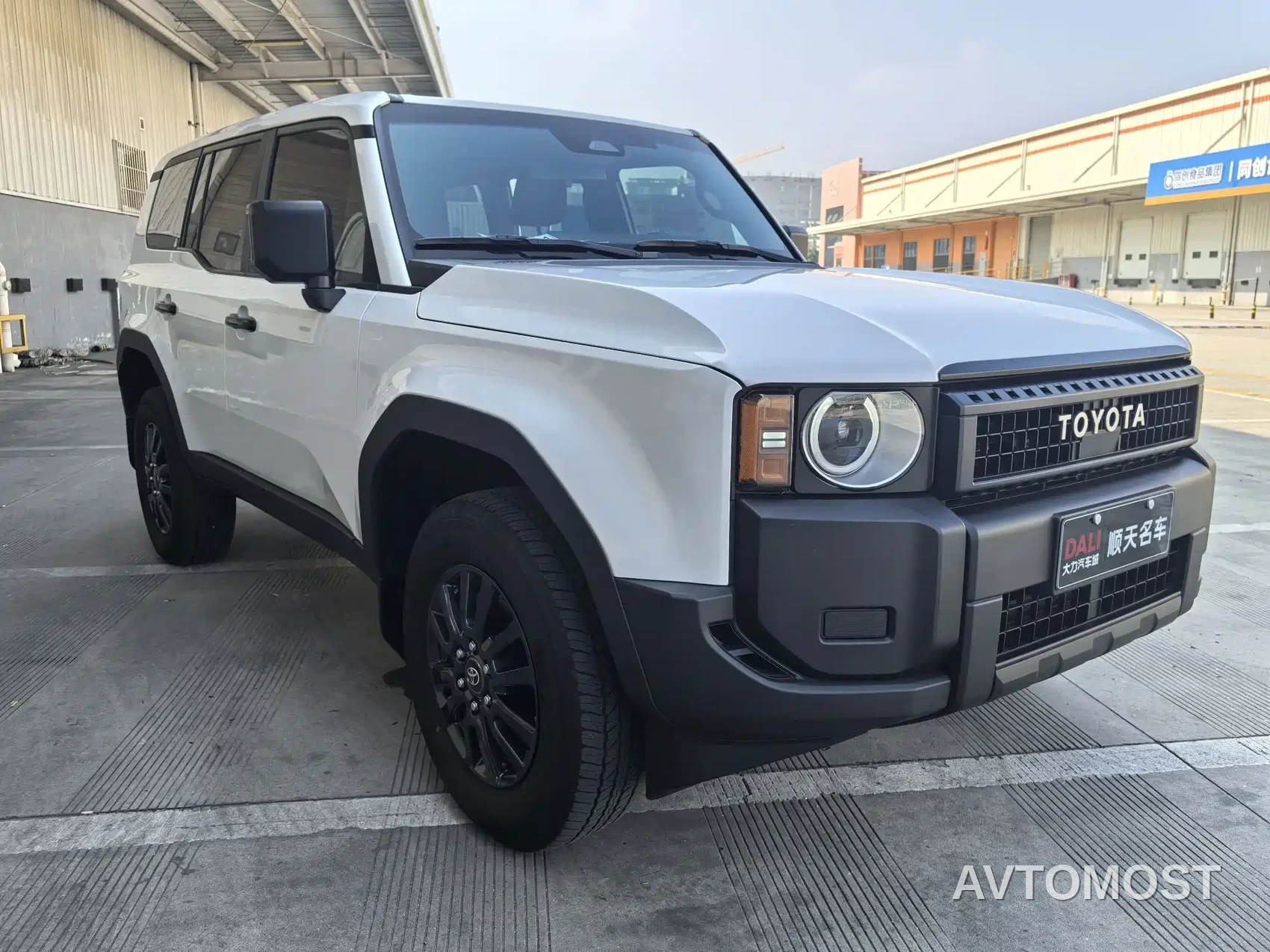 Toyota Prado 2024 2.4T Cross BX Edition 5-Seater — фото 3
