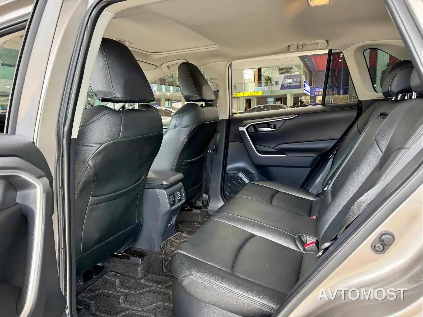 Toyota RAV4 Rongfang 2022 Hybrid 2.5L E-CVT 2WD Elite Edition — фото 6