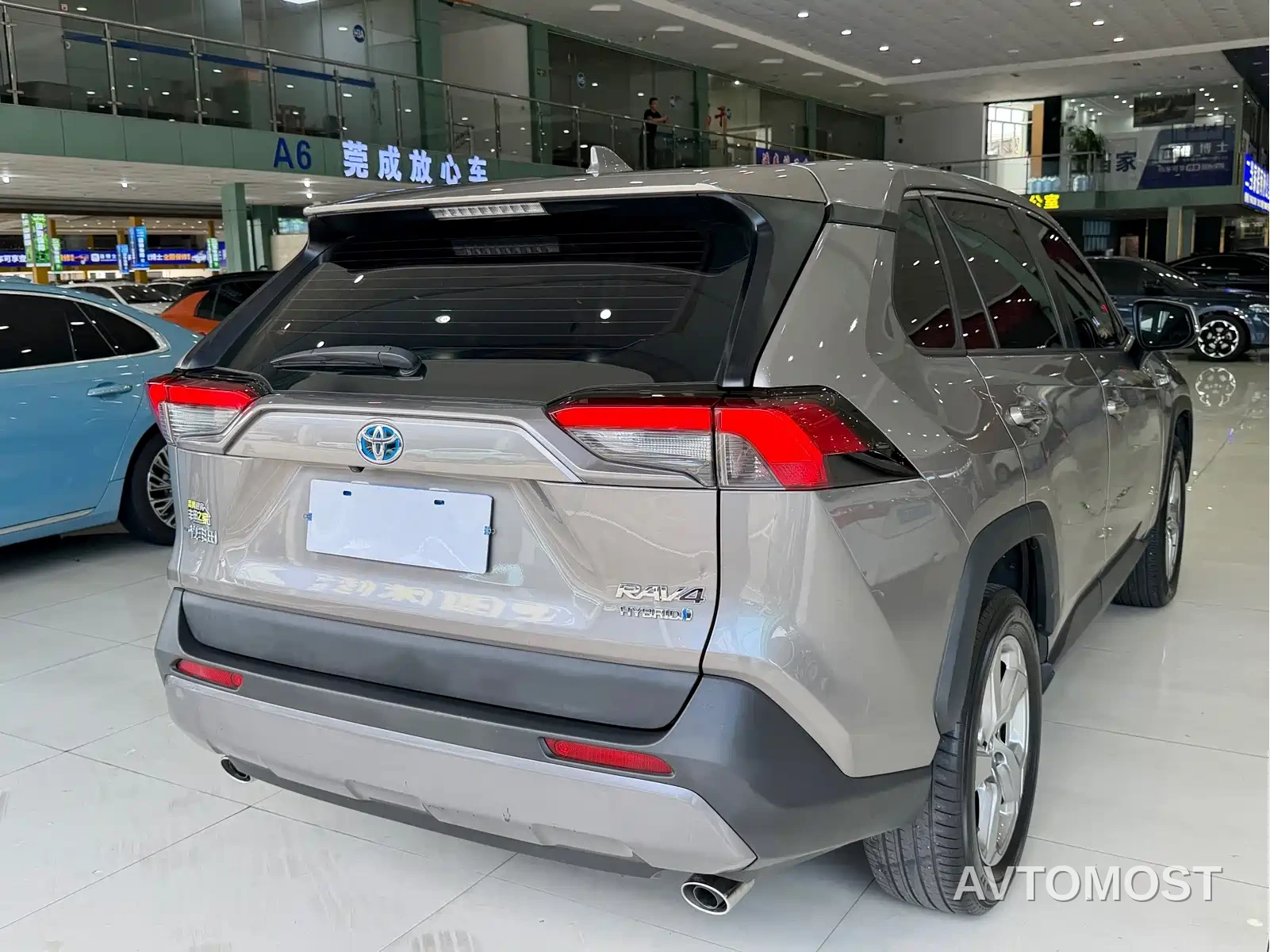 Toyota RAV4 Rongfang 2022 Hybrid 2.5L E-CVT 2WD Elite Edition — фото 15