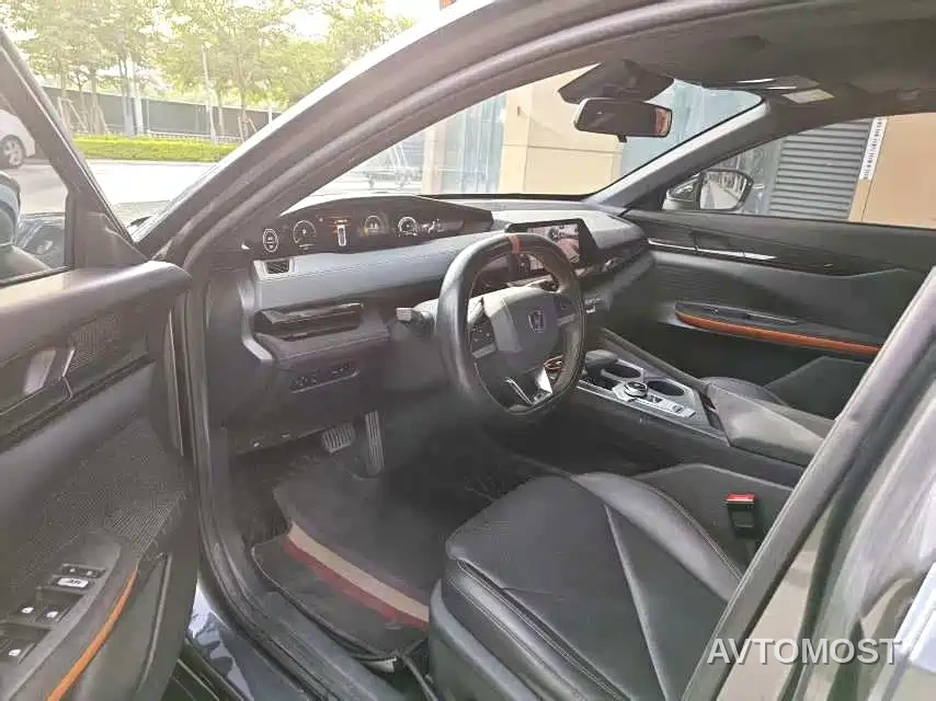 Changan UNI-V 2022 1.5T Sport Edition — фото 5