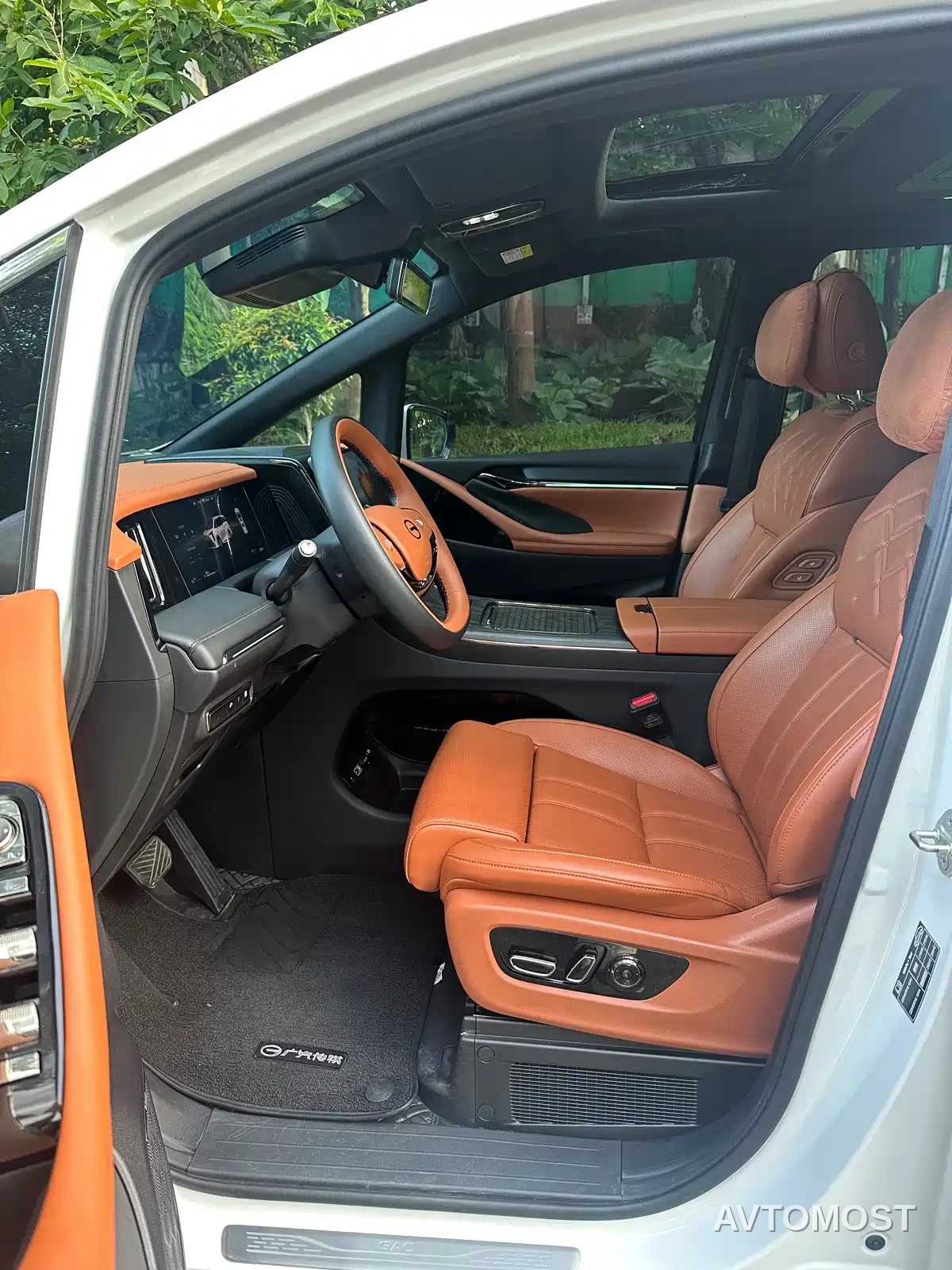 GAC Trumpchi Xiangwang M8 2025 Model QianKun Series Ultra First Class — фото 3