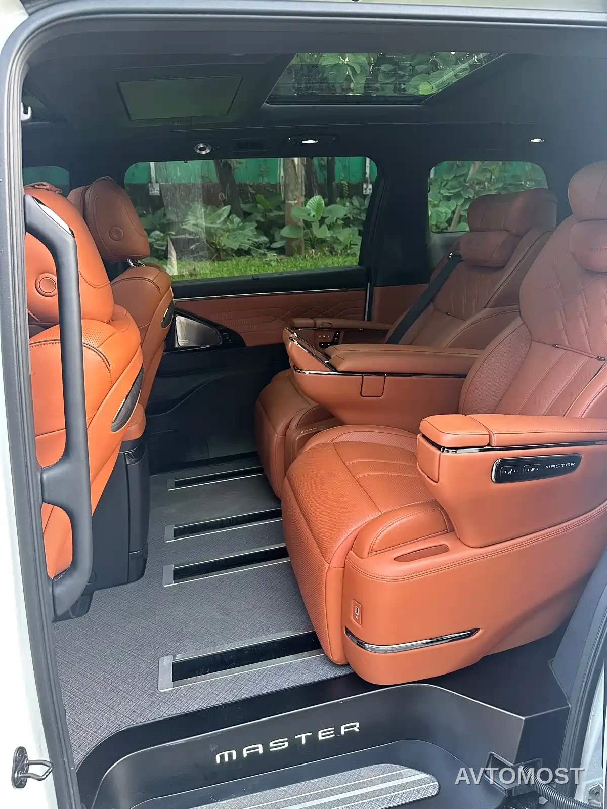 GAC Trumpchi Xiangwang M8 2025 Model QianKun Series Ultra First Class — фото 4