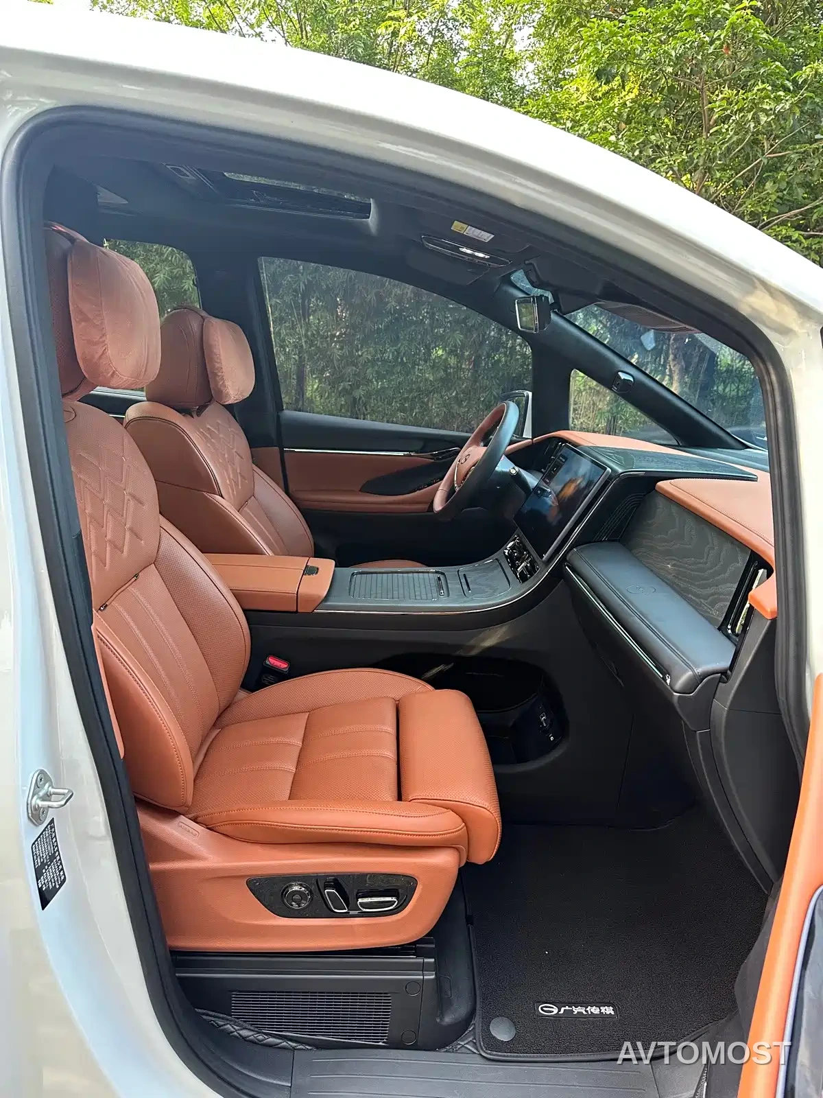 GAC Trumpchi Xiangwang M8 2025 Model QianKun Series Ultra First Class — фото 9