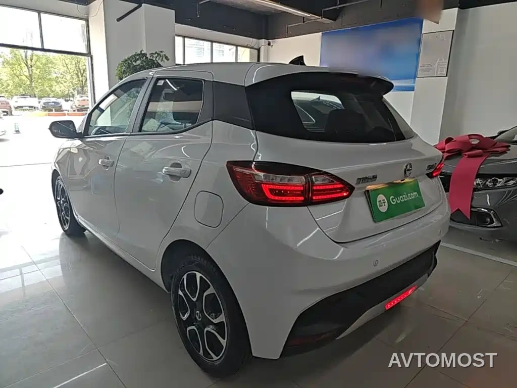 JMCG New Energy Yizhi EV3 2021 Mini Radar Yue Run Model — фото 3