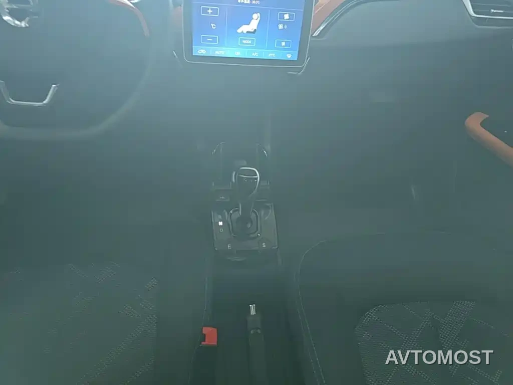 JMCG New Energy Yizhi EV3 2021 Mini Radar Yue Run Model — фото 10