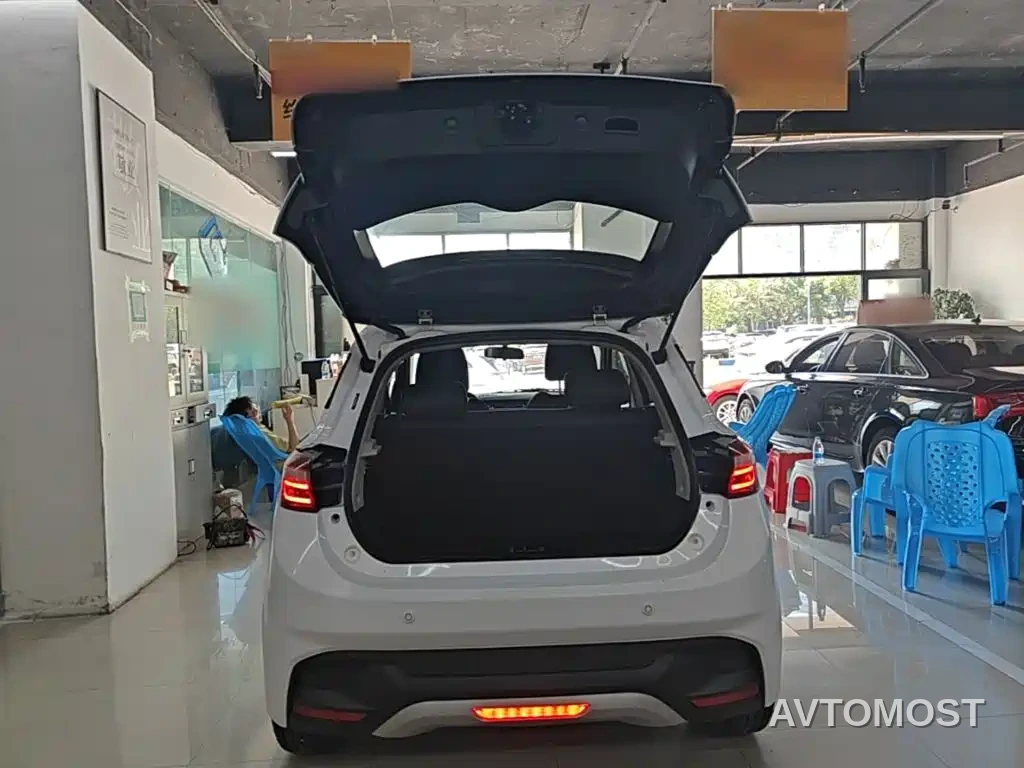 JMCG New Energy Yizhi EV3 2021 Mini Radar Yue Run Model — фото 13