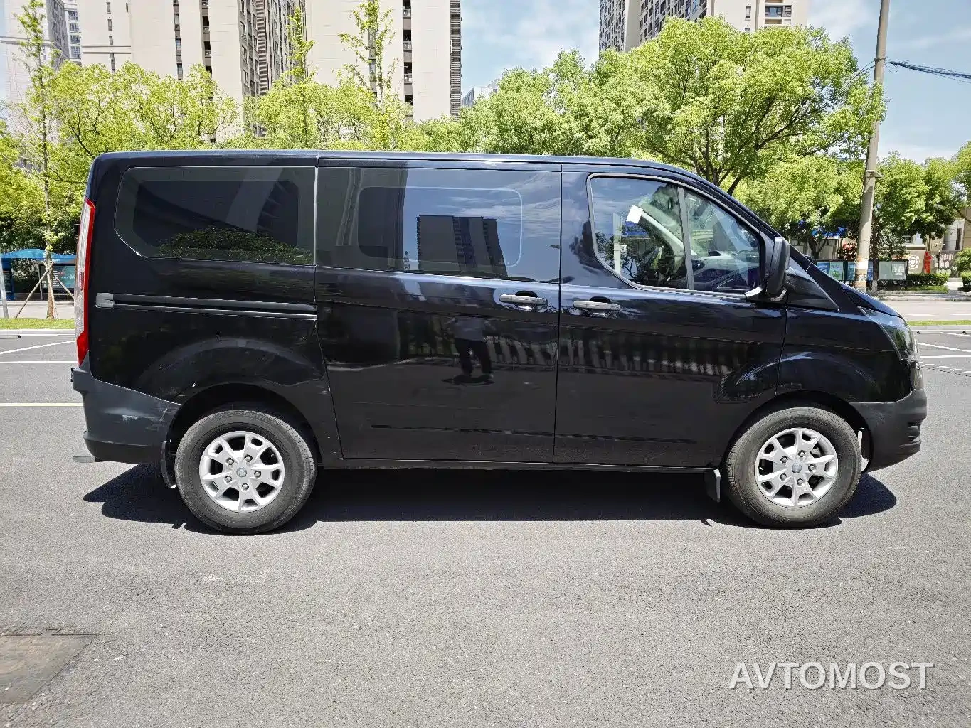 Ford Transit 2020 2.0T Diesel Multi-purpose Commercial Vehicle Medium Wheelbase Low Roof Dual Swing Doors China VI — фото 3