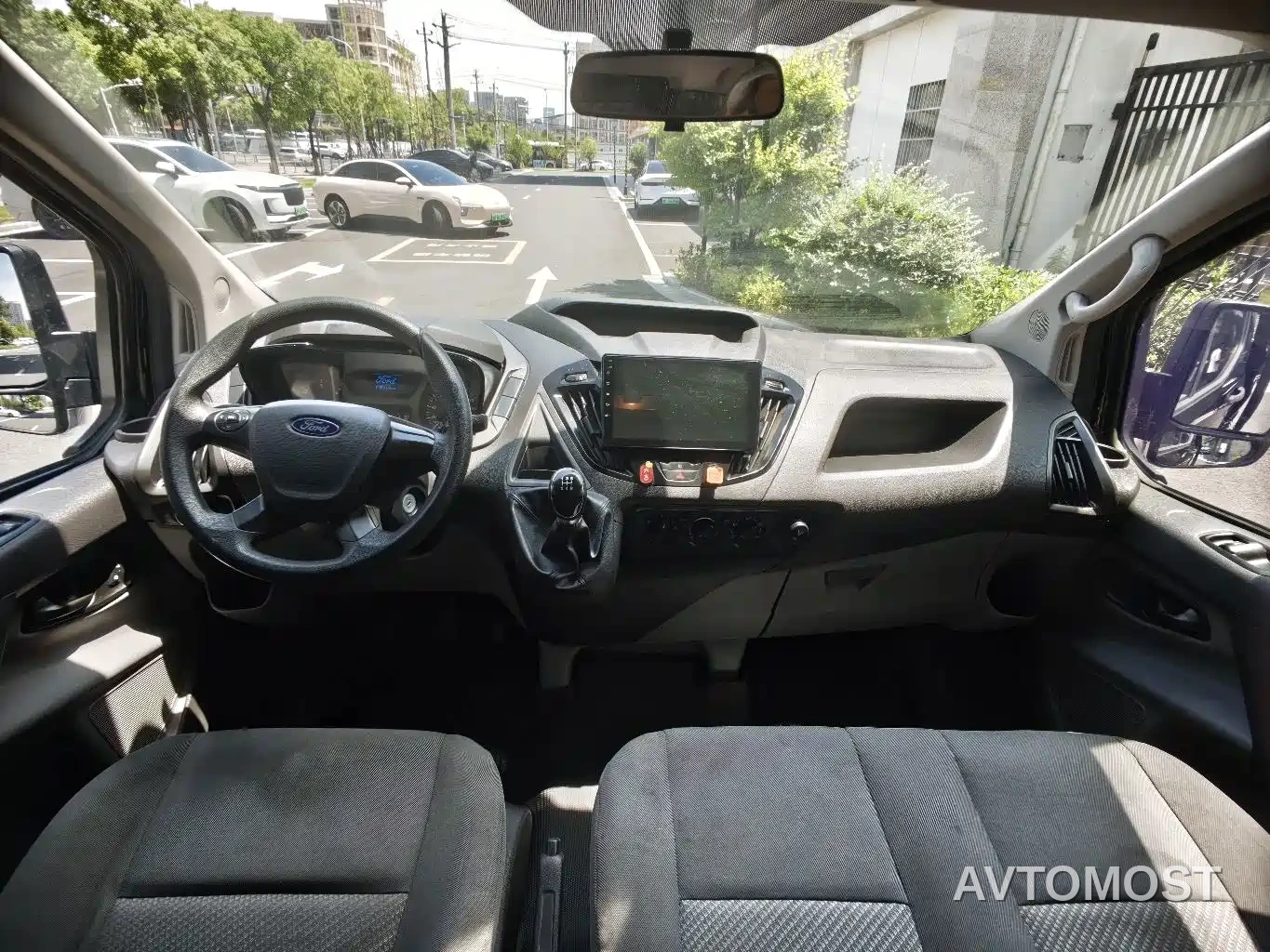 Ford Transit 2020 2.0T Diesel Multi-purpose Commercial Vehicle Medium Wheelbase Low Roof Dual Swing Doors China VI — фото 5