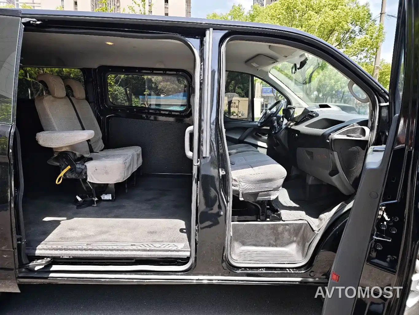 Ford Transit 2020 2.0T Diesel Multi-purpose Commercial Vehicle Medium Wheelbase Low Roof Dual Swing Doors China VI — фото 6