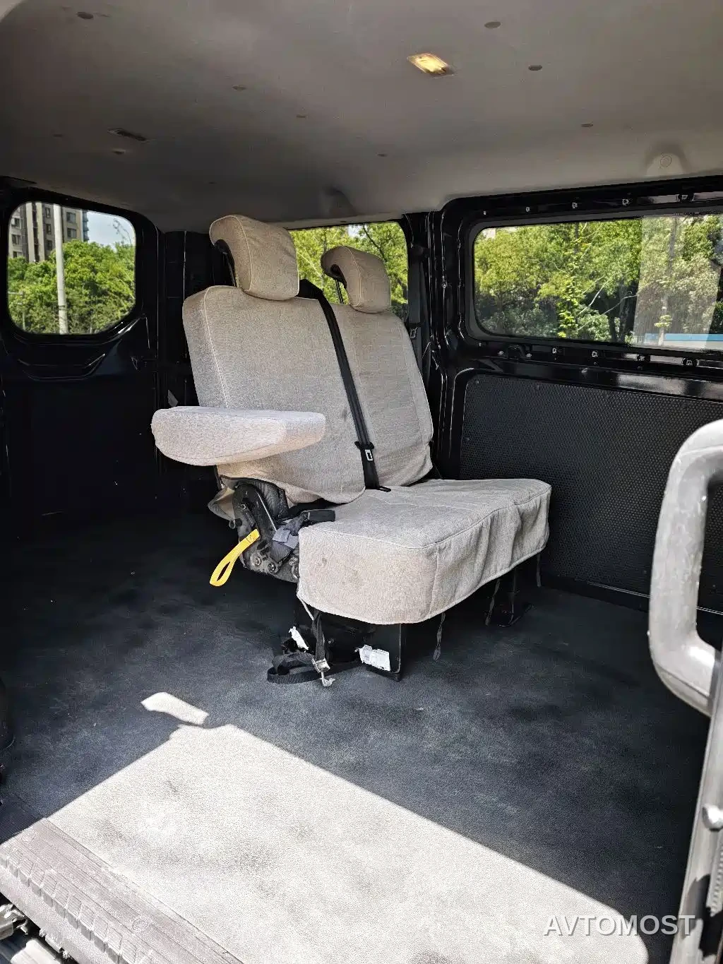 Ford Transit 2020 2.0T Diesel Multi-purpose Commercial Vehicle Medium Wheelbase Low Roof Dual Swing Doors China VI — фото 7