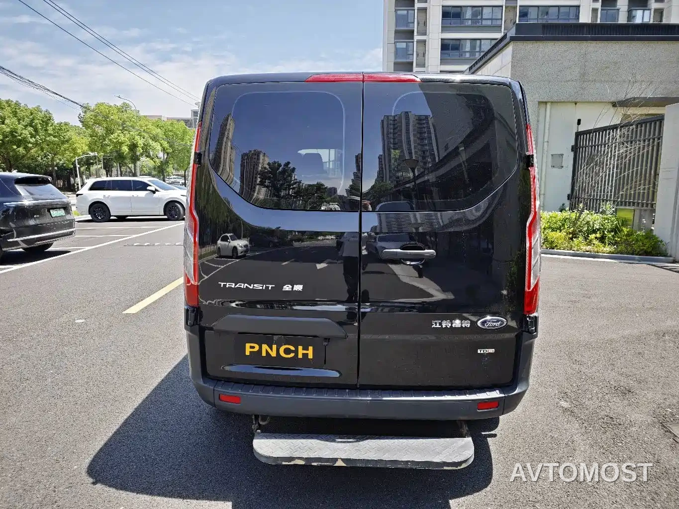 Ford Transit 2020 2.0T Diesel Multi-purpose Commercial Vehicle Medium Wheelbase Low Roof Dual Swing Doors China VI — фото 14