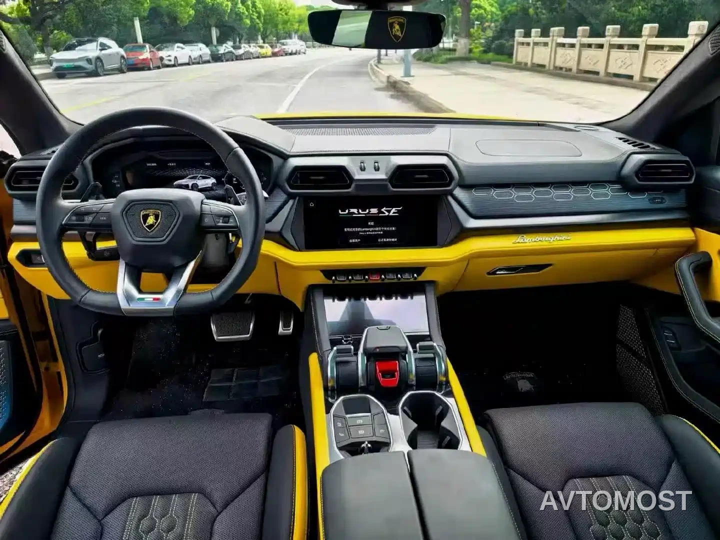 Lamborghini Urus SE 2025 4.0T Standard Edition — фото 8