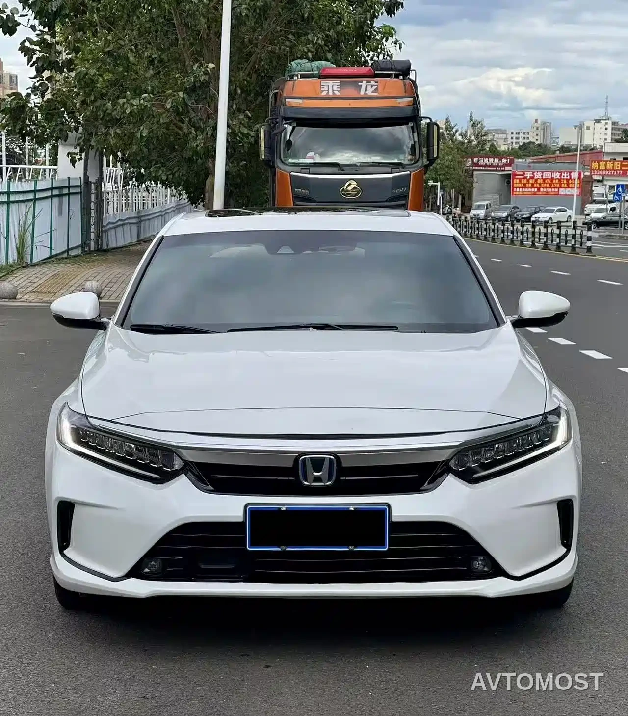 Honda Inspire Hybrid 2023 e:PHEV Premium Edition — фото 2