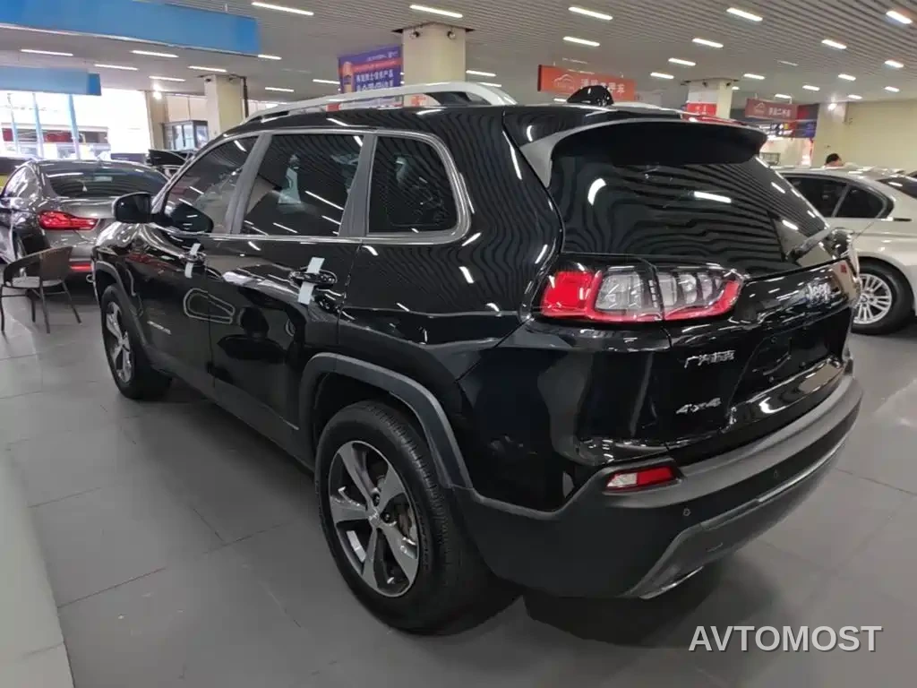 Jeep Cherokee 2020 2.0T AWD Elite Edition — фото 3