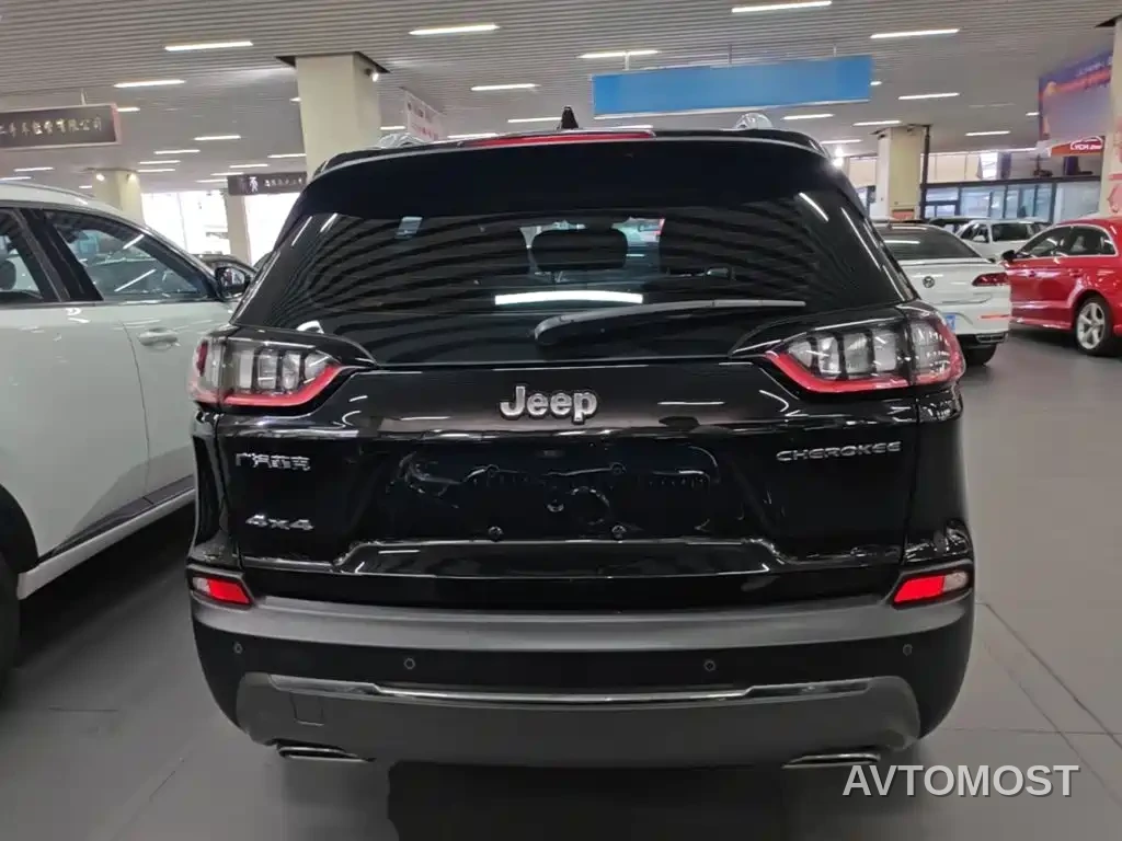 Jeep Cherokee 2020 2.0T AWD Elite Edition — фото 4
