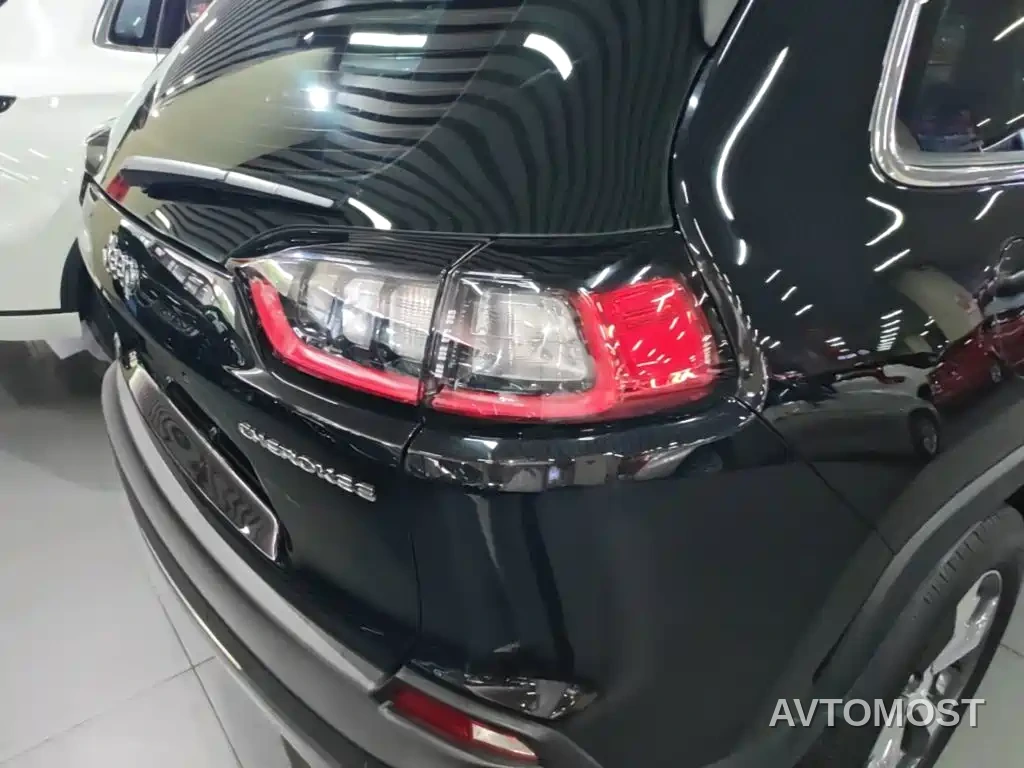 Jeep Cherokee 2020 2.0T AWD Elite Edition — фото 5