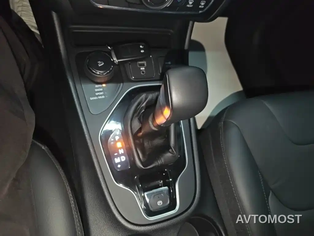 Jeep Cherokee 2020 2.0T AWD Elite Edition — фото 11