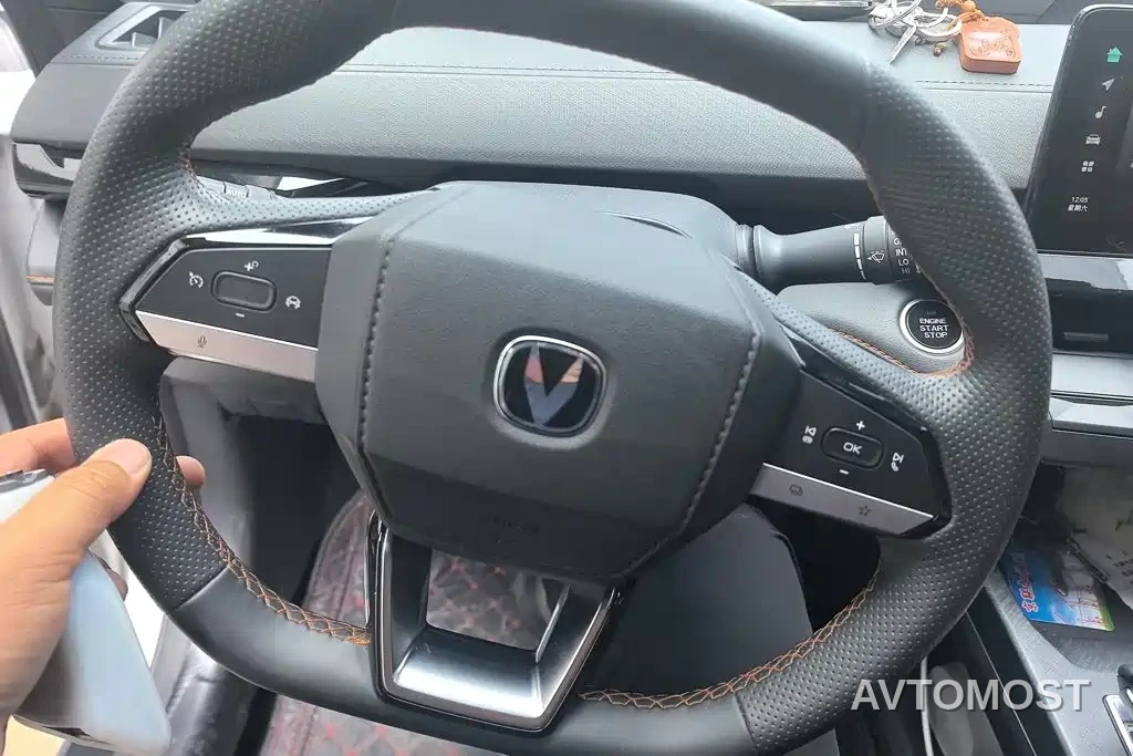 Changan UNI-V iDD 2023 Smart Electric iDD 1.5T 113km Smart Fun Type (Rapid Edition) — фото 14