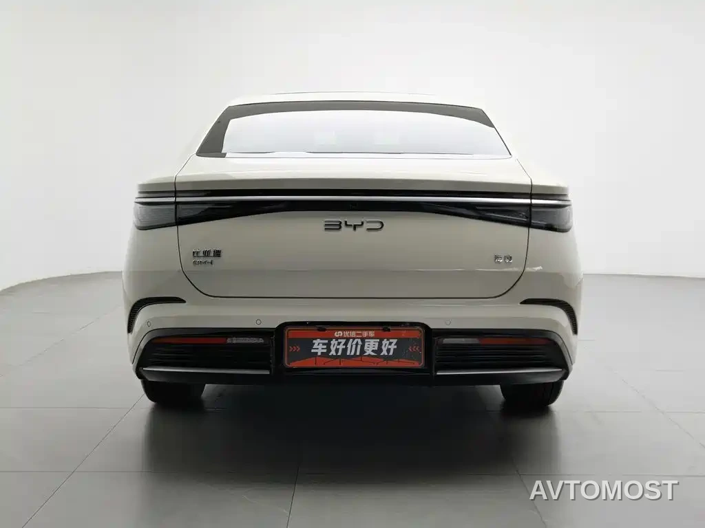 BYD Seal 2024 Glory Edition DM-i 1.5L 121km Luxury — фото 3