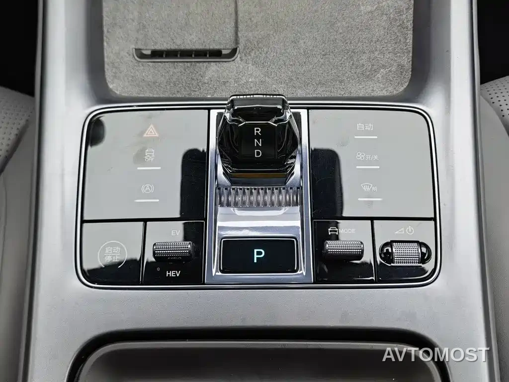 BYD Seal 2024 Glory Edition DM-i 1.5L 121km Luxury — фото 11