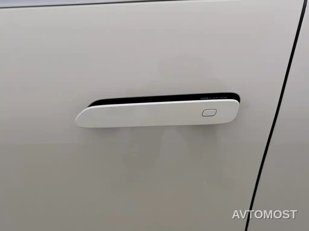 BYD Seal 2024 Glory Edition DM-i 1.5L 121km Luxury — фото 16