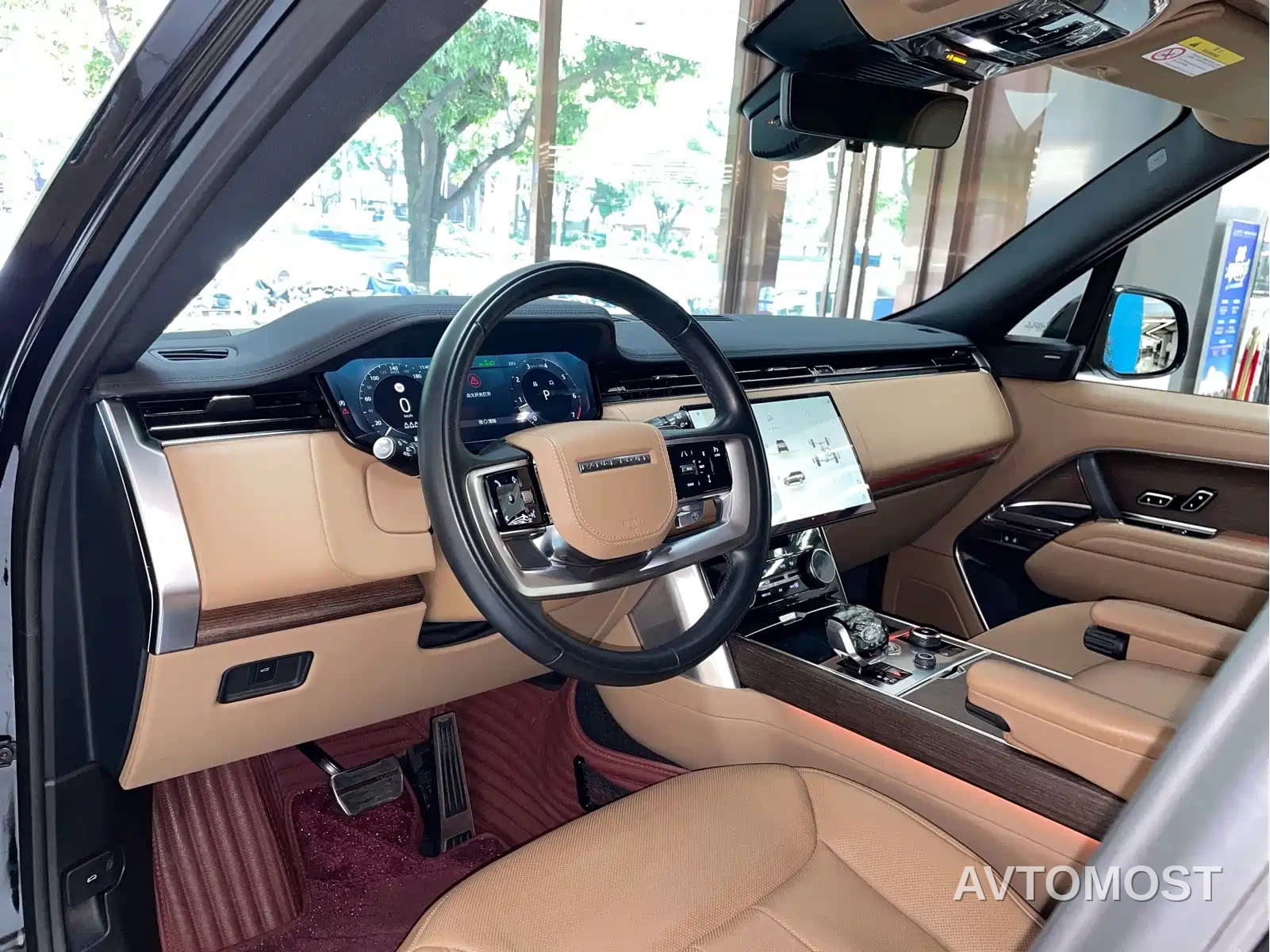 Land Rover Range Rover 2023 3.0 L6 360PS Golden Age Edition — фото 9