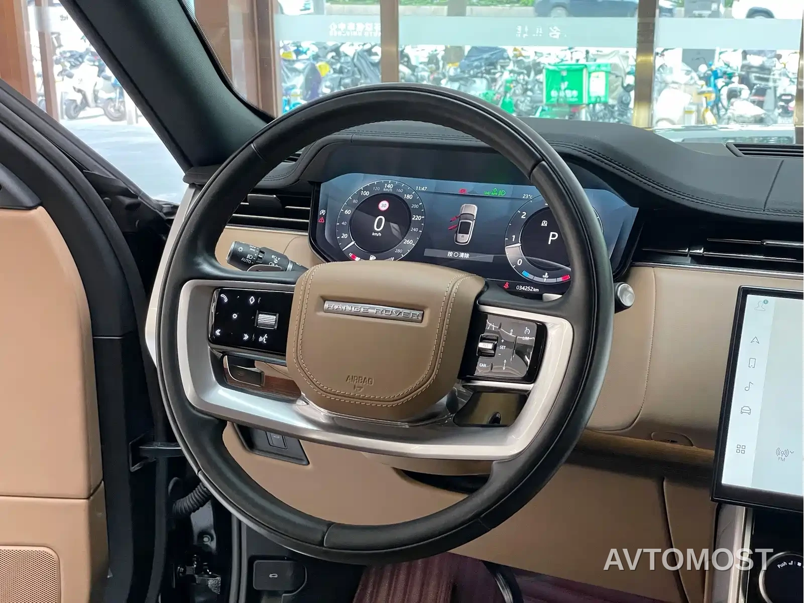 Land Rover Range Rover 2023 3.0 L6 360PS Golden Age Edition — фото 17