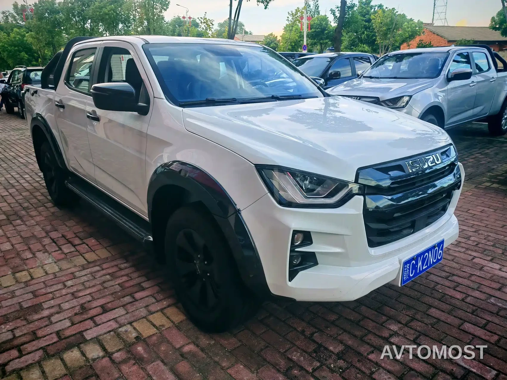 Isuzu D-MAX 2023 1.9T Automatic 4WD V-CROSS Comfort Leader — фото 3