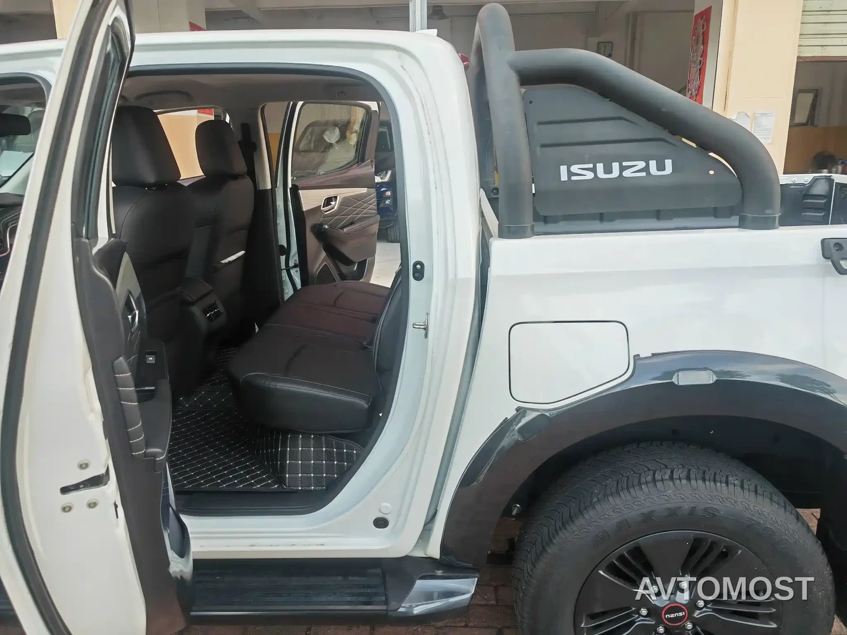 Isuzu D-MAX 2023 1.9T Automatic 4WD V-CROSS Comfort Leader — фото 8