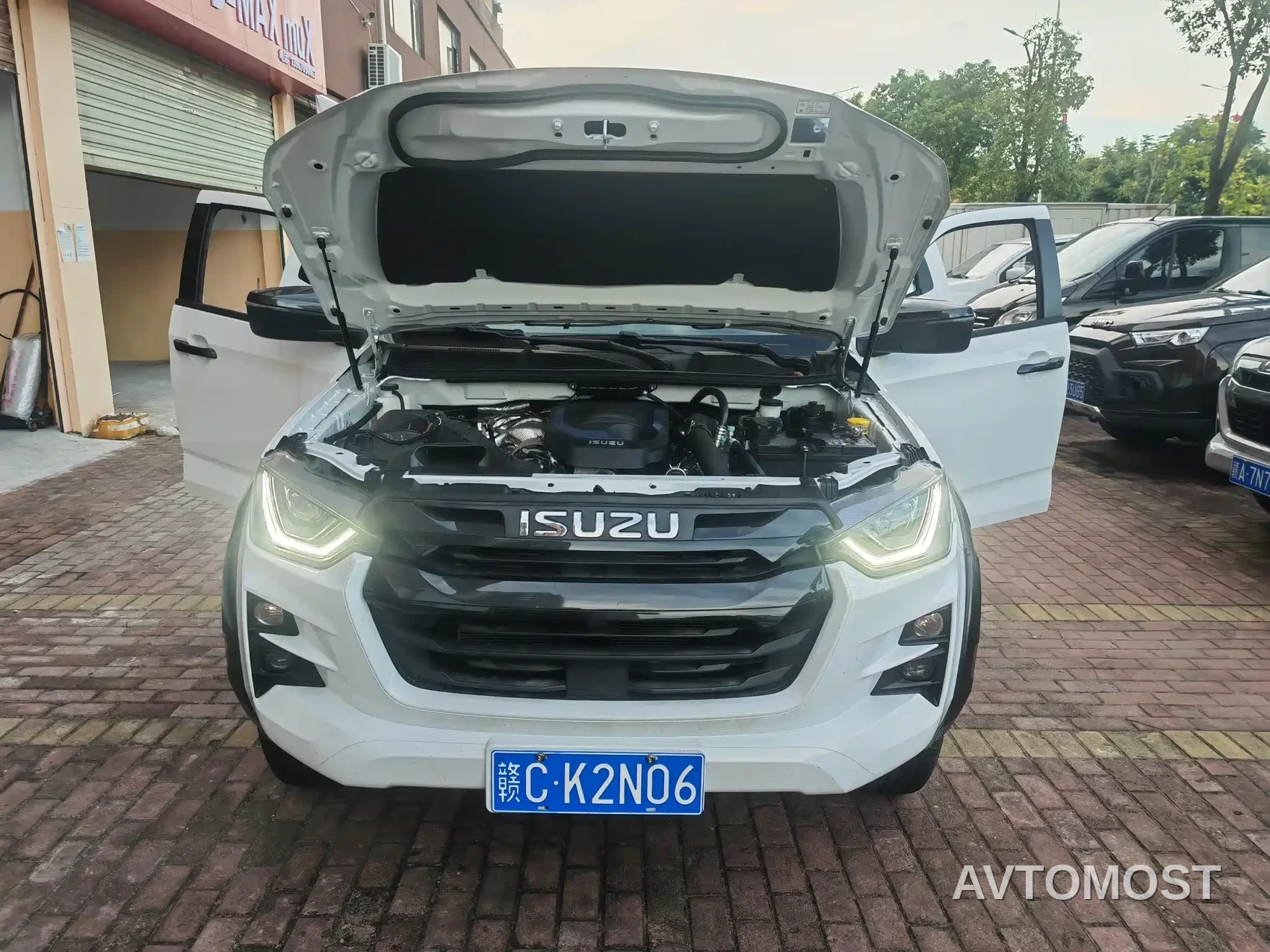 Isuzu D-MAX 2023 1.9T Automatic 4WD V-CROSS Comfort Leader — фото 15